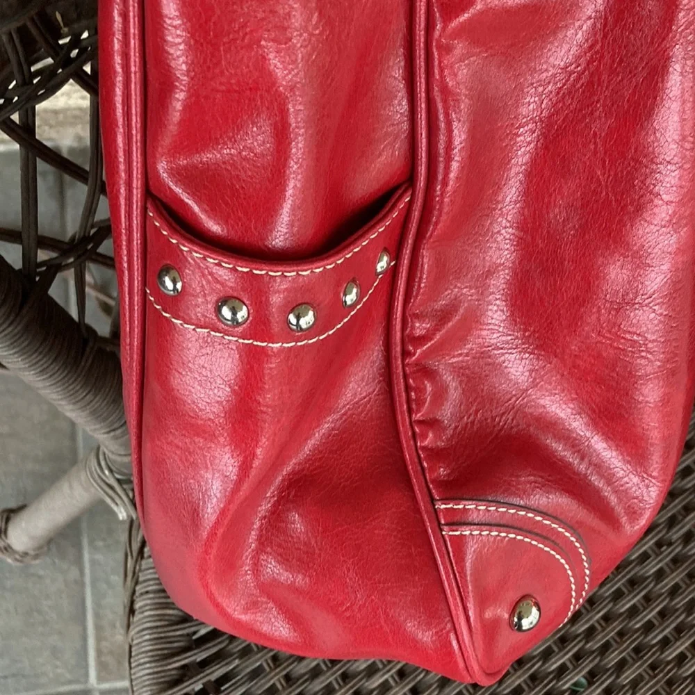 KATHY VAN ZEELAND.GORGEOUS RED PURSE! VERY WELL MADE. LIKE NEW. - Picture 4 of 16